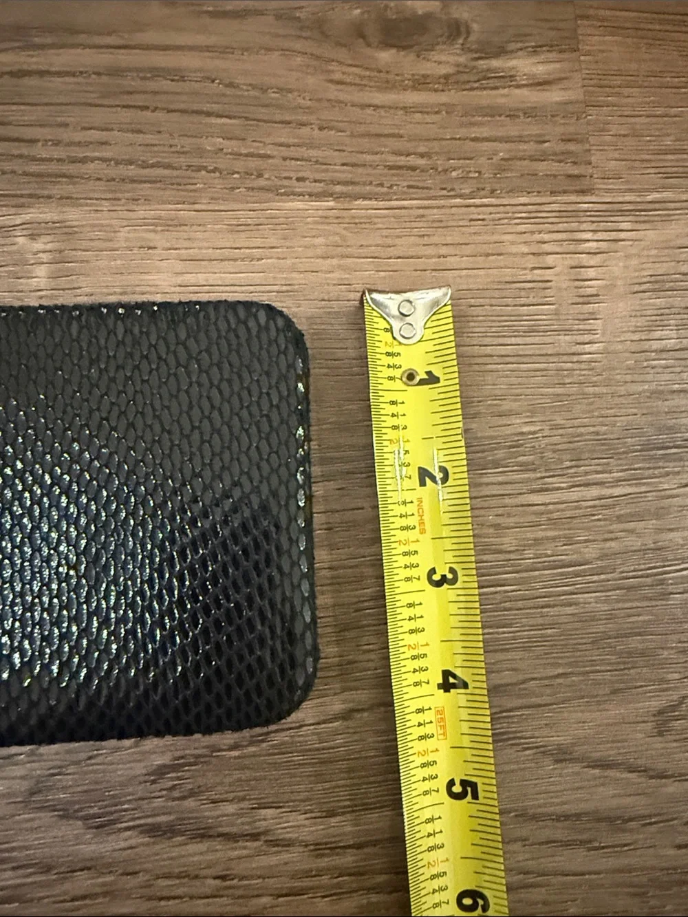 Kenneth Cole Reaction Black Textured Wristlet Card Holder with Lanyard